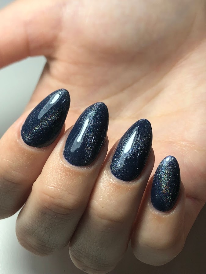 Manicura holográfica en Magnolia Beauty Spa